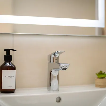 Sowi - Stilvolles Mit Parkplatz - Naehe Klinikum Und Uni *