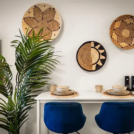 Sowi - Stilvolles Mit Parkplatz - Naehe Klinikum Und Uni *