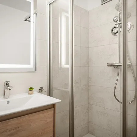 Sowi - Stilvolles Mit Parkplatz - Naehe Klinikum Und Uni Kassel