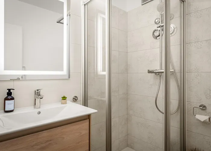 Sowi - Stilvolles Mit Parkplatz - Naehe Klinikum Und Uni Kassel